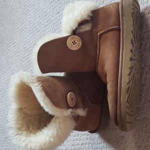 Womens Ugg Bailey button II boots